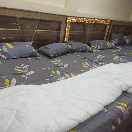 Shree Kashi Govardhan Dham Hotel Ujjain Bagian luar foto