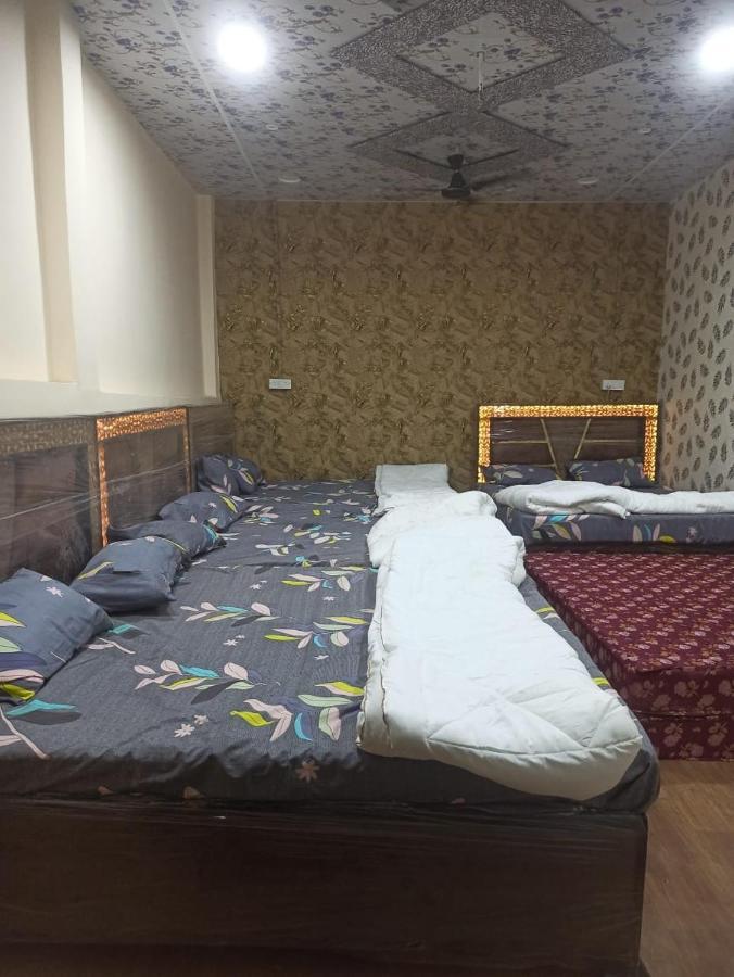 Shree Kashi Govardhan Dham Hotel Ujjain Bagian luar foto